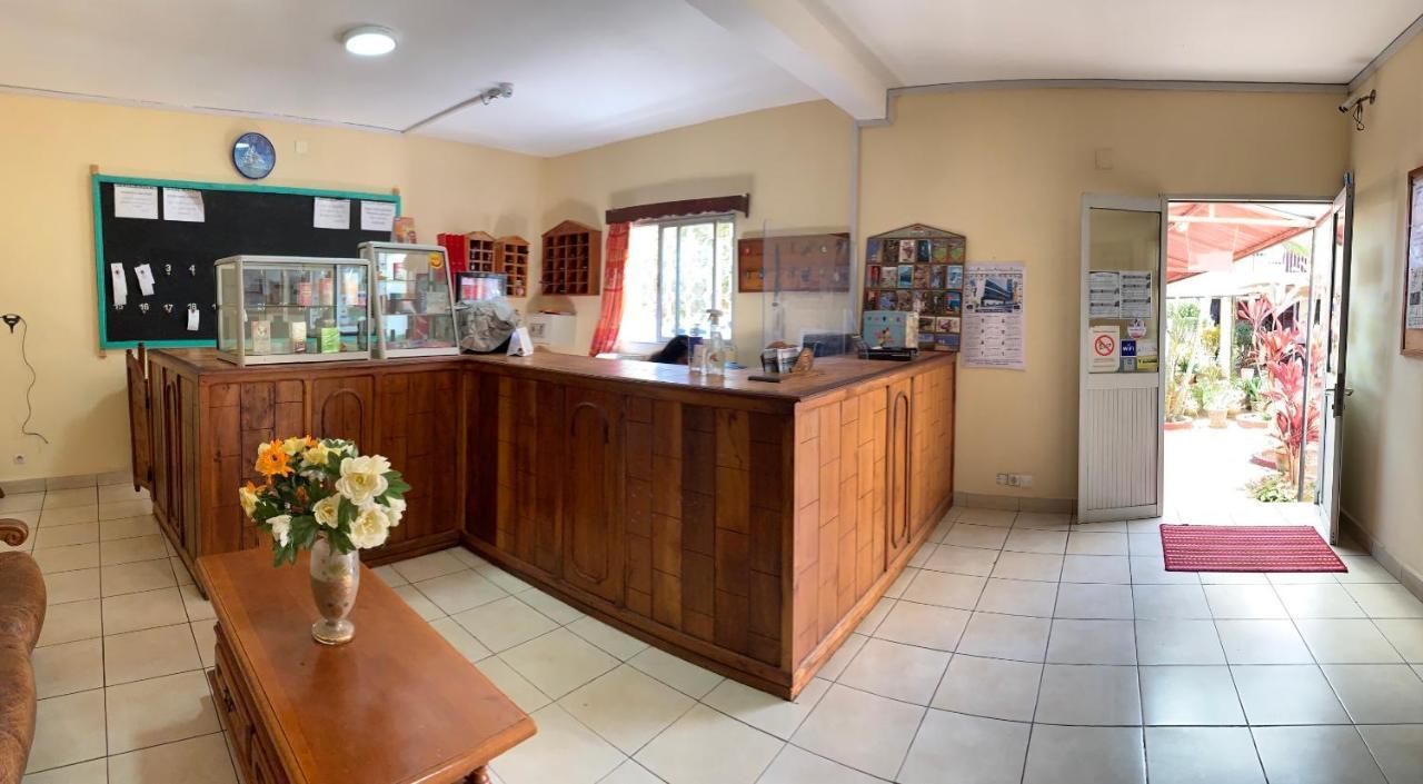 Hotel - Appartement Meuble " Les Flots Bleu " Antananarivo Eksteriør bilde