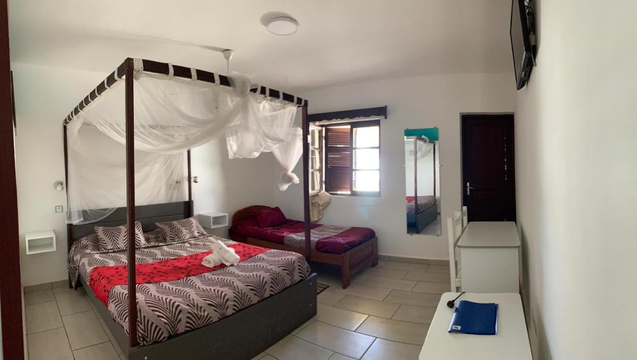 Hotel - Appartement Meuble " Les Flots Bleu " Antananarivo Eksteriør bilde